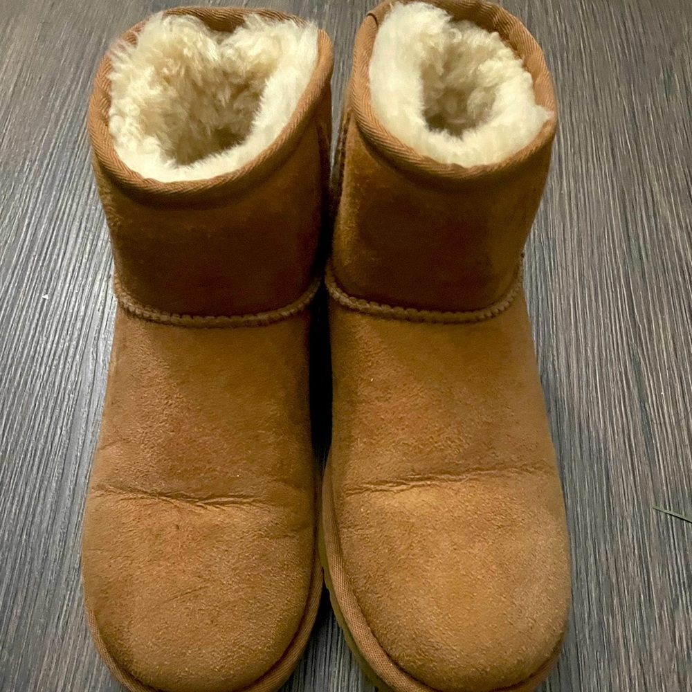 UGG Classic Mini II